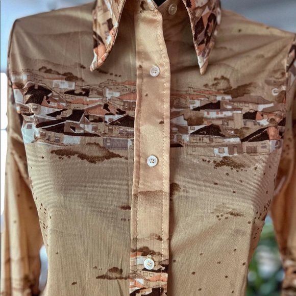 Vintage 70s novelty button up landscape and clouds. Size small. - Picture 7 of 7